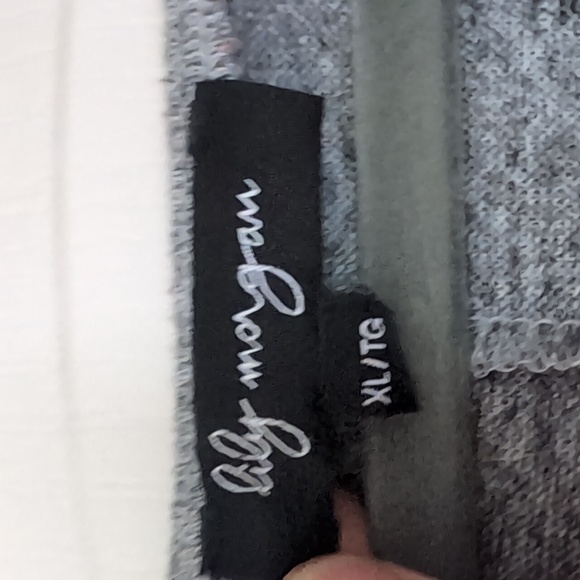 Lily Morgan long sleeve shirt - Picture 3 of 4